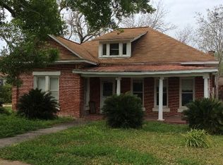 108 Commerce St, Palacios, TX 77465