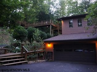 108 Hickory Ridge Rd, Morgantown, WV 26508