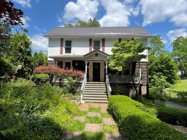 122 1/2 E Main St, Beckley, WV 25801