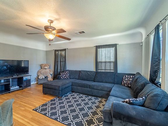 5th image of 1726 W Flora St
