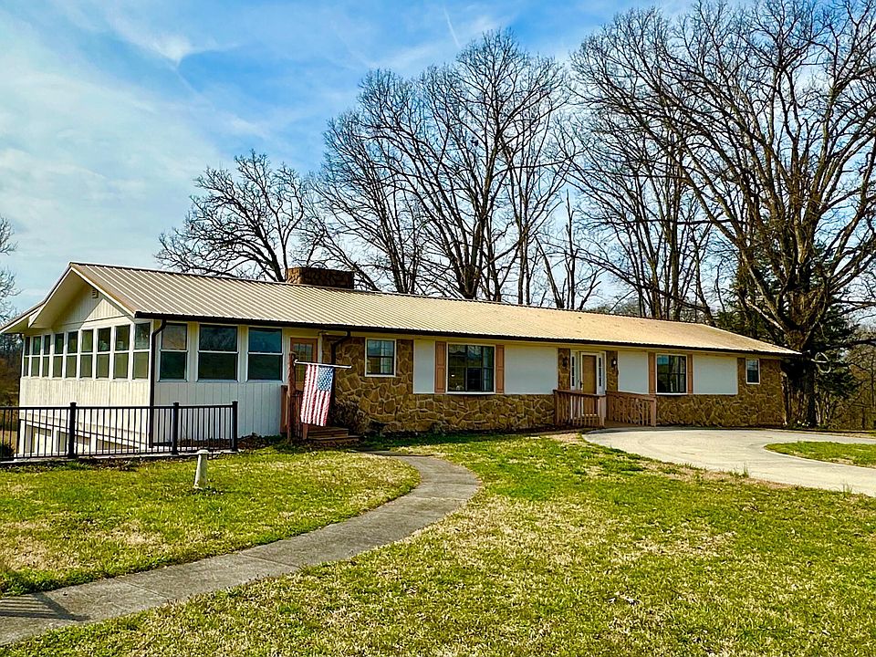 1st image of 1827 Lowery Dr