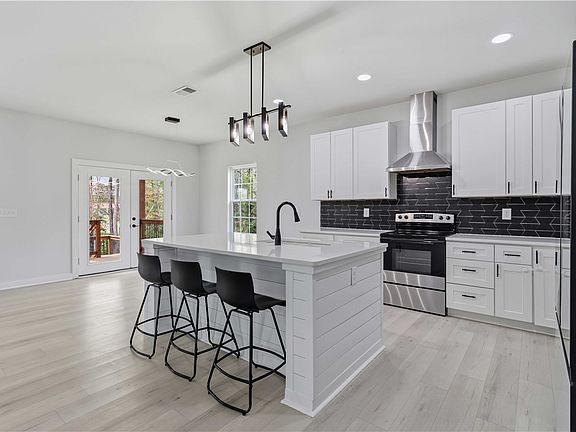 5th image of 128 Rockmont Rd