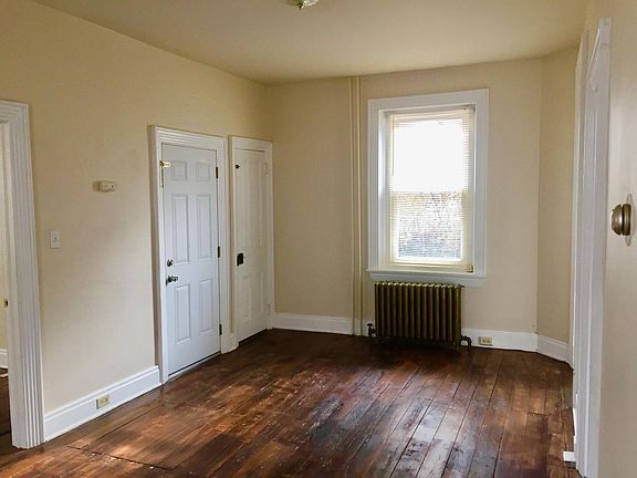 3rd image of 338 Northampton St #1