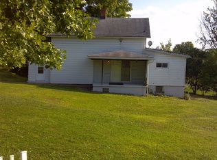 67 Main St, Daisytown, PA 15427