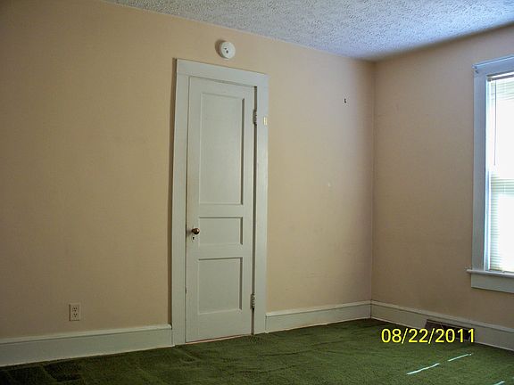 4th image of 495 E Marshall St