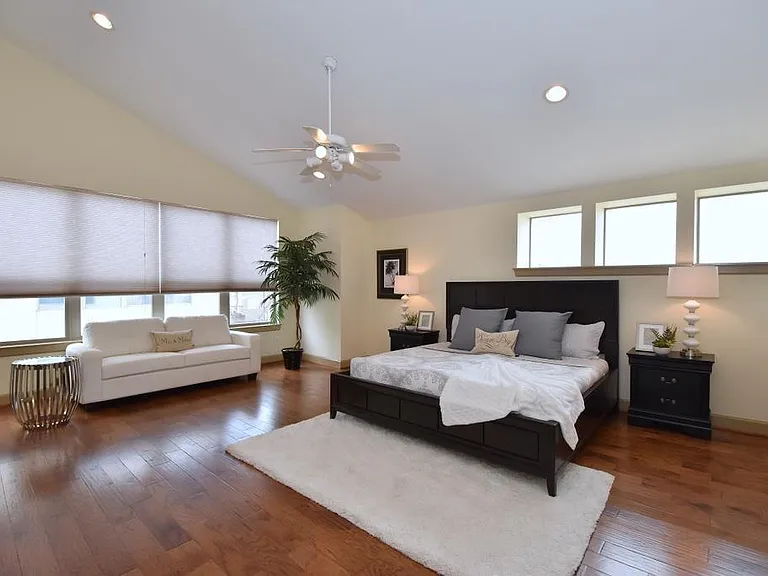 5311 Lillian St — Photo 3