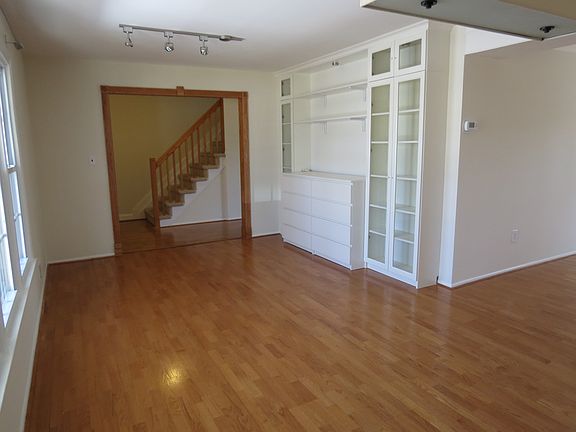Living Room, Entry