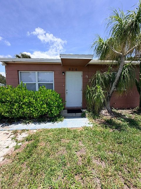 1st image of 936 Lakeview Dr