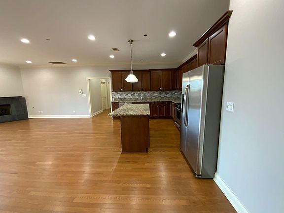 5th image of 2811 N Bell Ave Unit 204
