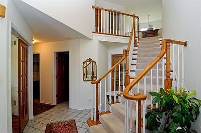 2nd image of 3 Cobblewood Ln