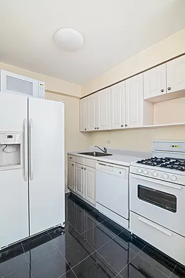 Rented by Compass | media 12