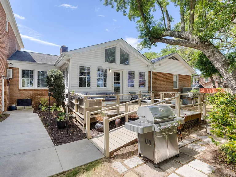 1444 Relyea Ave — Photo 16