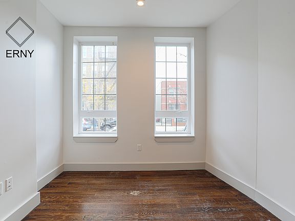 2nd image of 489 Chauncey St #L
