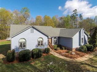 2509 Lake Shore Rd S, Denver, NC 28037