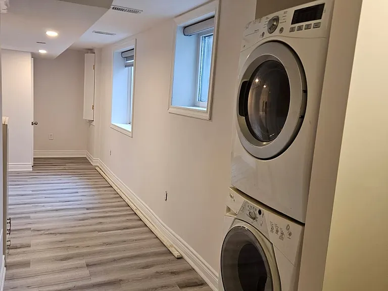190 Britannia Ave W #BASEMENT — Photo 3