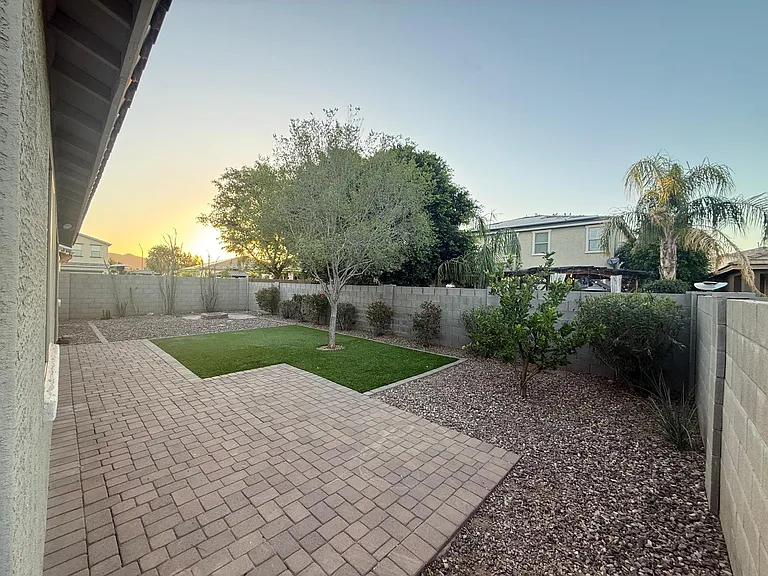 18328 W Saguaro Ln — Photo 18