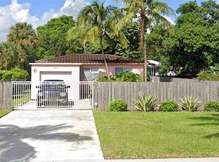 545 NW 121st St, North Miami, FL 33168
