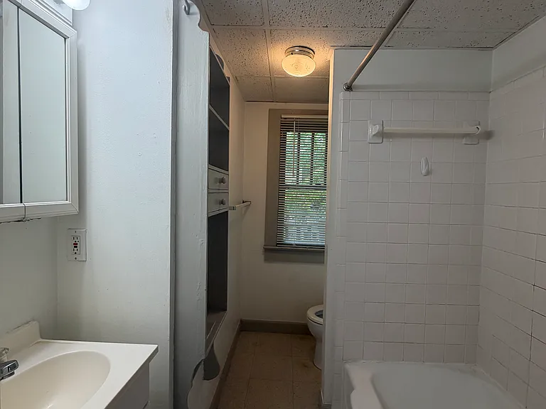 405 S Mendenhall St #6 — Photo 5