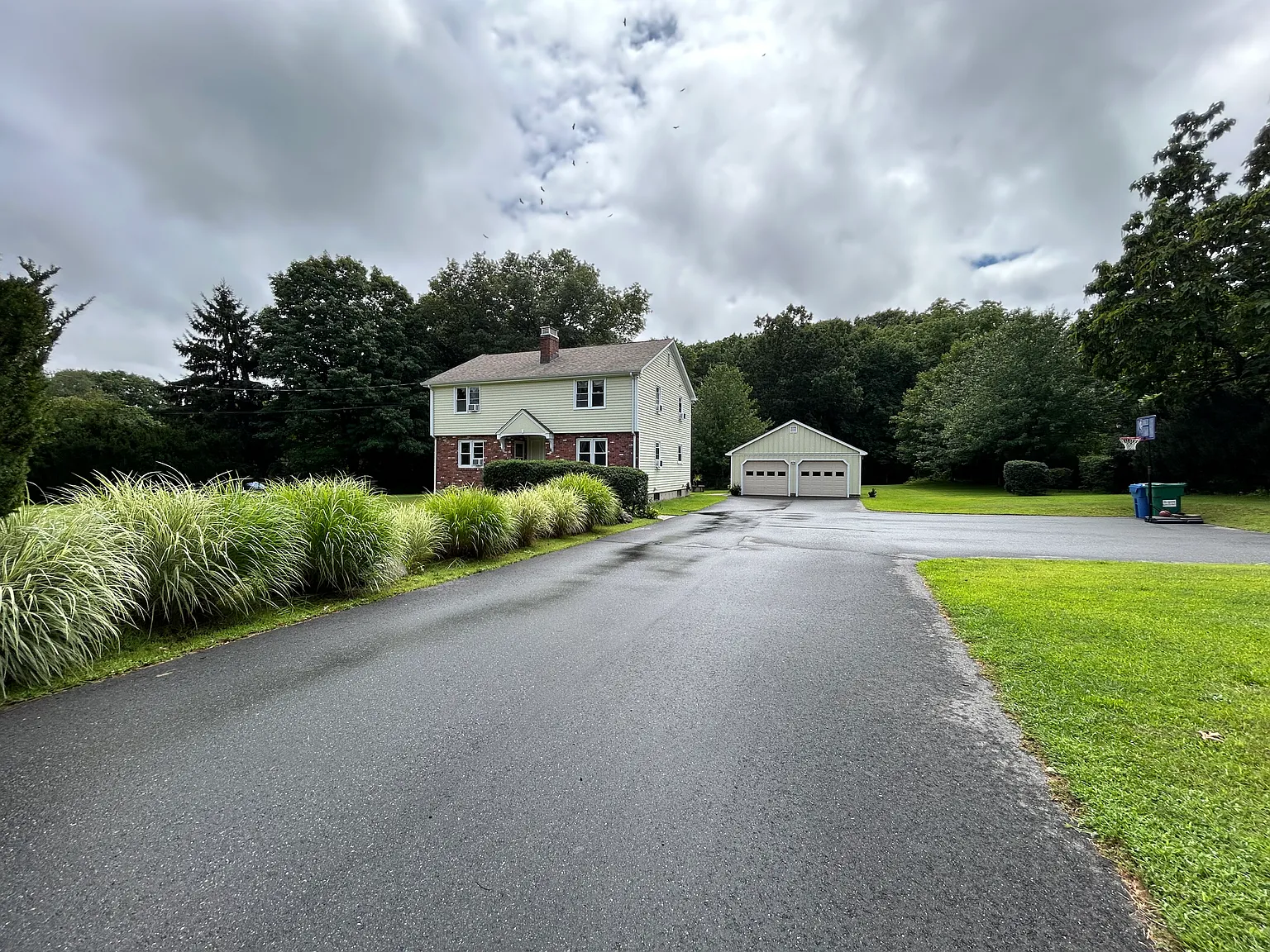 2 bed, 1014 sqft, $2,300 — Photo 1