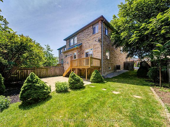 2nd image of 33 Levellands Cres
