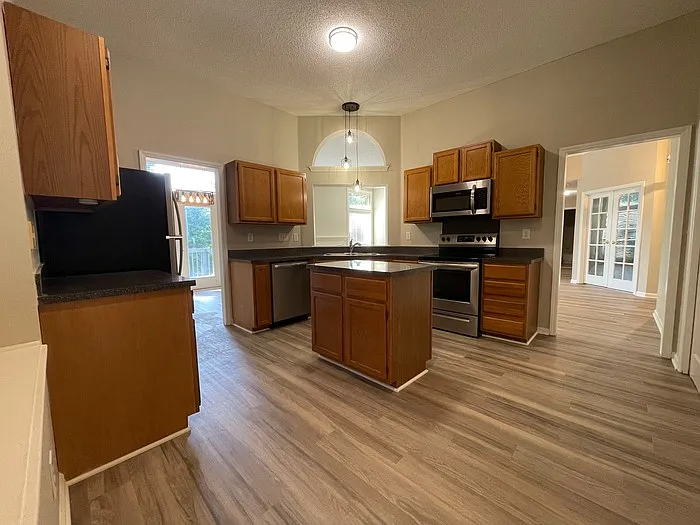 8307 Belstead Brook Ct — Photo 12