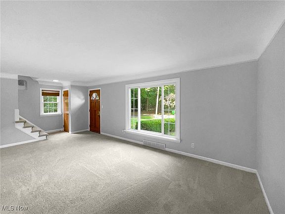 3rd image of 1985 Idlehurst Dr