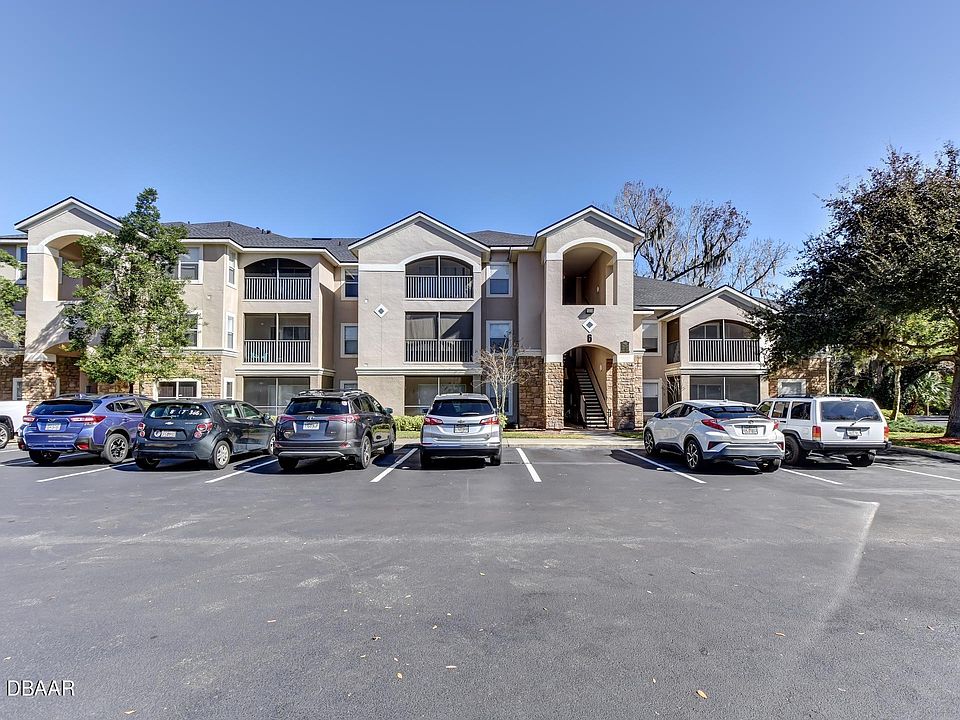 1st image of 940 Village Trl Unit 6-210