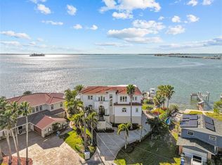 2402 Baywood Dr W, Dunedin, FL 34698