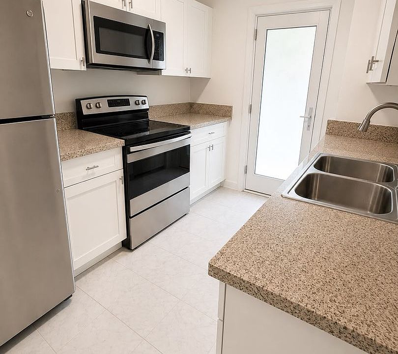 1st image of 500 E Country Club Cir APT 7