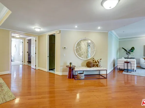 4752 Park Encino Ln Unit 212, Encino, CA 91436