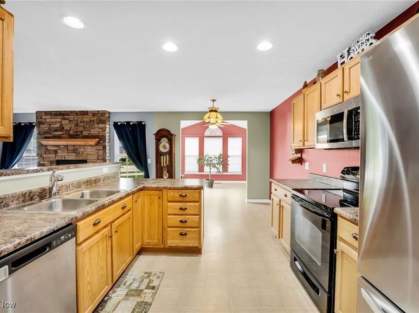 165 Chester Ave, Wadsworth, OH 44281