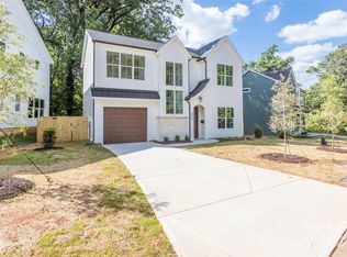 806 Ambassador St, Charlotte, NC 28208