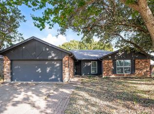 6419 Twin Spruce Ct, Arlington, TX 76018