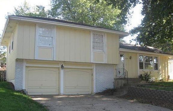 4th image of 19209 E 18th St N