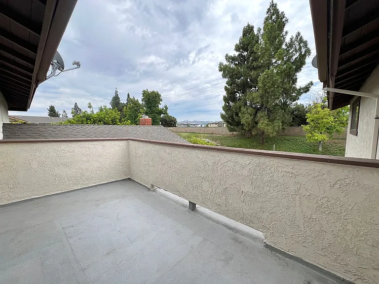 319 Josie Cir — Photo 14