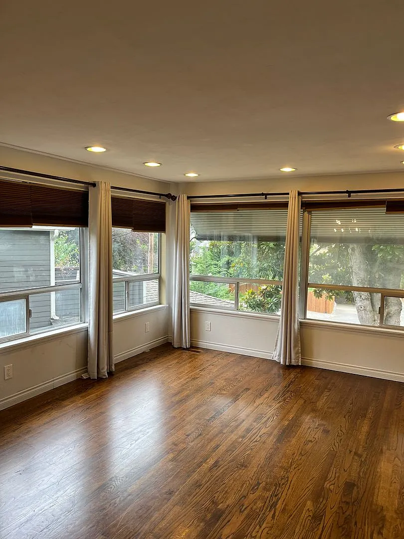 Mercer Island House — Photo 4