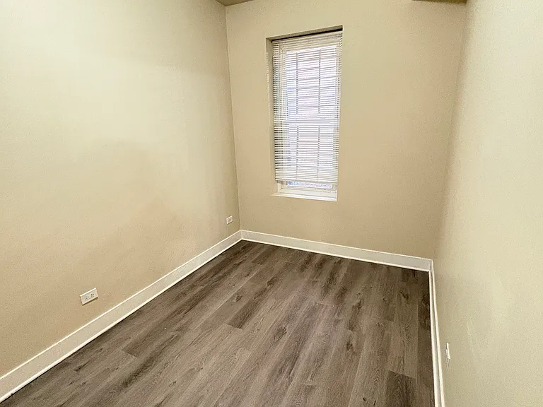 1117 S Troy St #1R — Photo 4