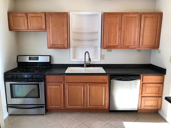 2nd image of 1027 Midland Blvd