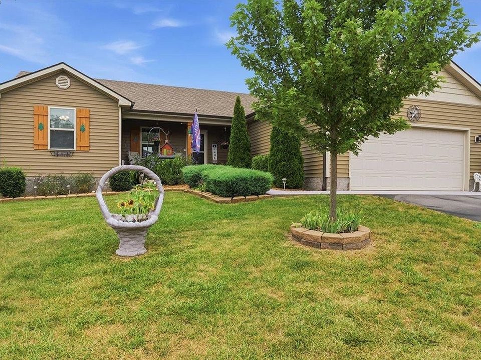 1st image of 208 Victoria Way