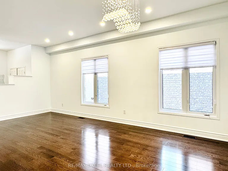 13 Brooksmill Ln — Photo 5
