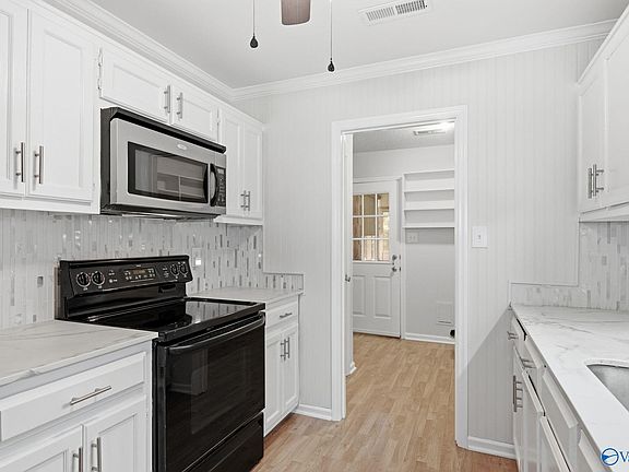 4th image of 2415 Oxmoor Ln SW