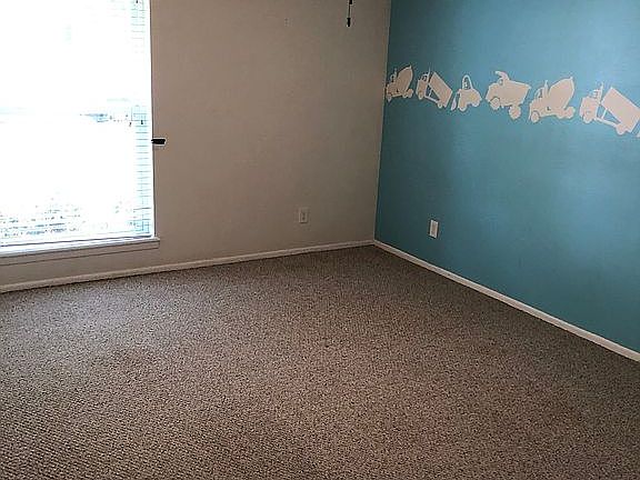 4th image of 8914 Echo Valley Dr