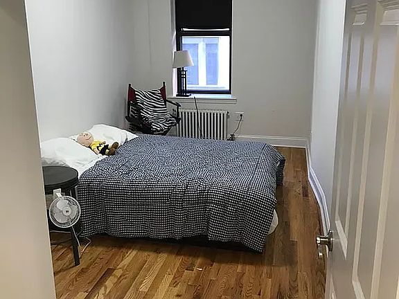 4th image of 306 W 75th St APT 3A