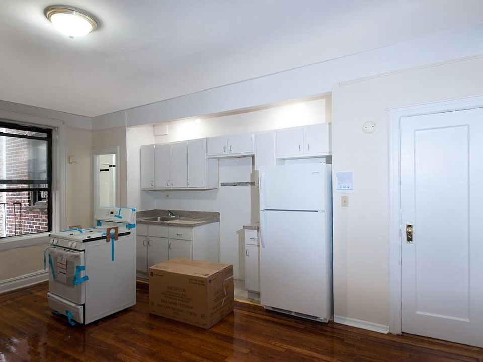 1st image of 14060 Beech Ave #4