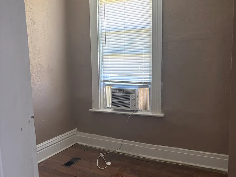 4809 Northland Ave — Photo 13