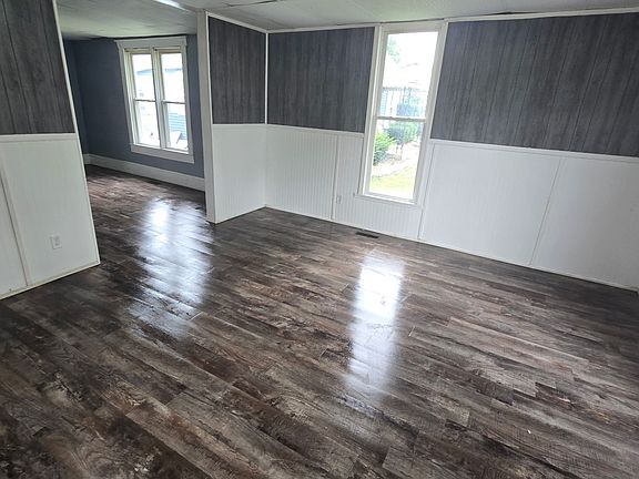 4th image of 1039 N Lafountain St #R
