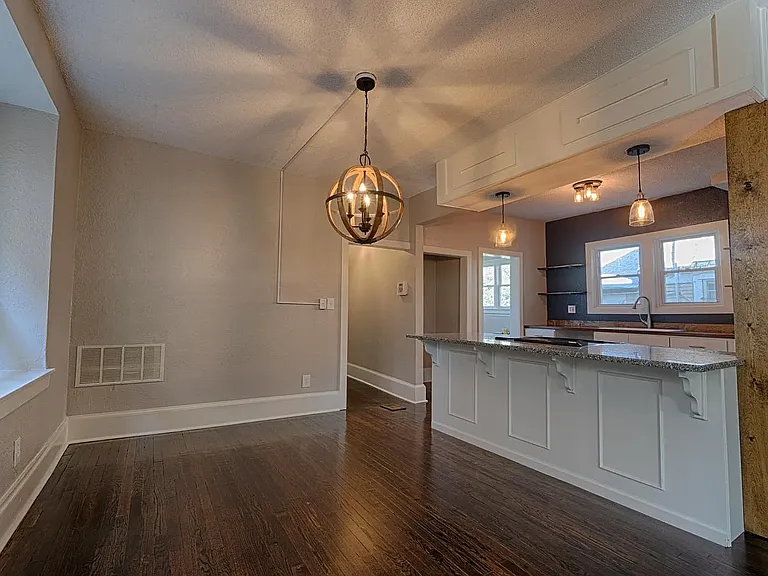 4408 Forest Ave — Photo 11