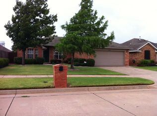 604 McConnell Dr, Yukon, OK 73099