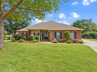 25 Lakeland Cir, Petal, MS 39465