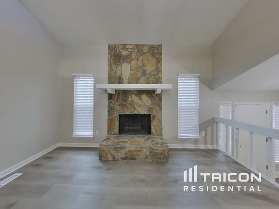 3rd image of 8606 Dogwood Ct